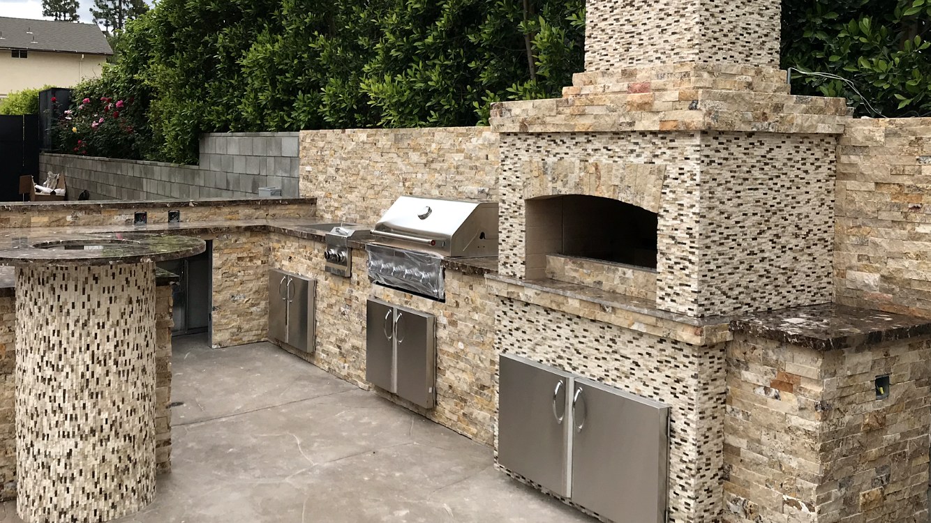 Outdoor Kitchen